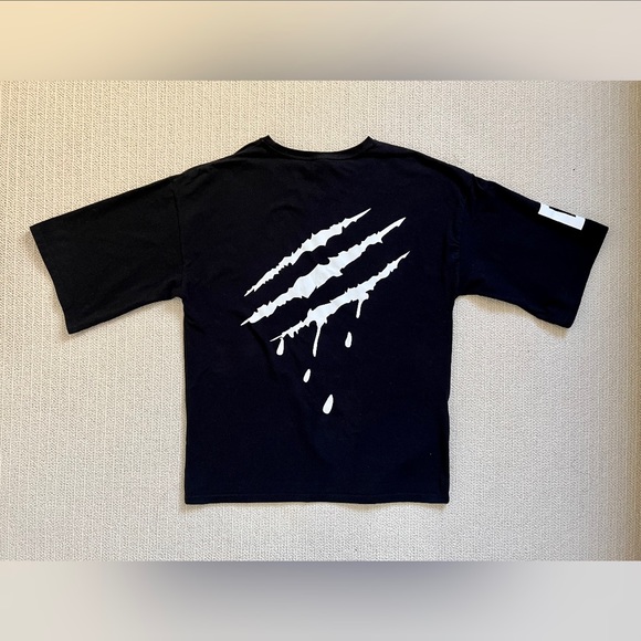 Sua Moment Black Claw Mark T-shirt - Picture 2 of 2